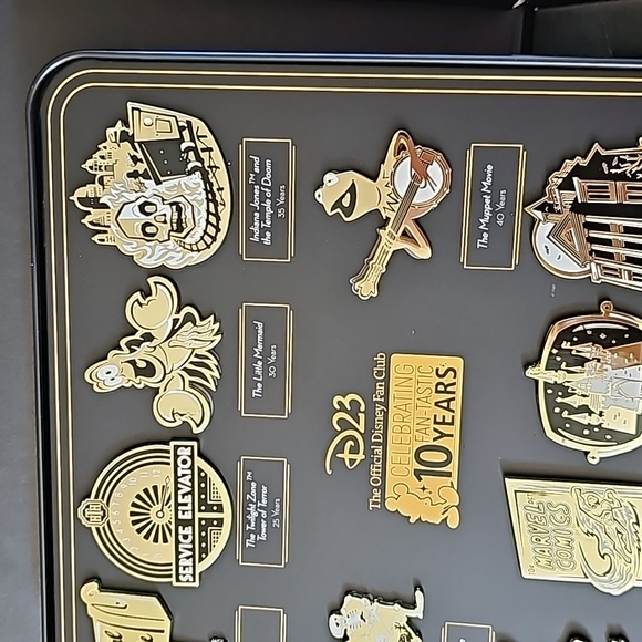 D23 10 Year Anniversary pin set 2019 - Picture 5 of 6
